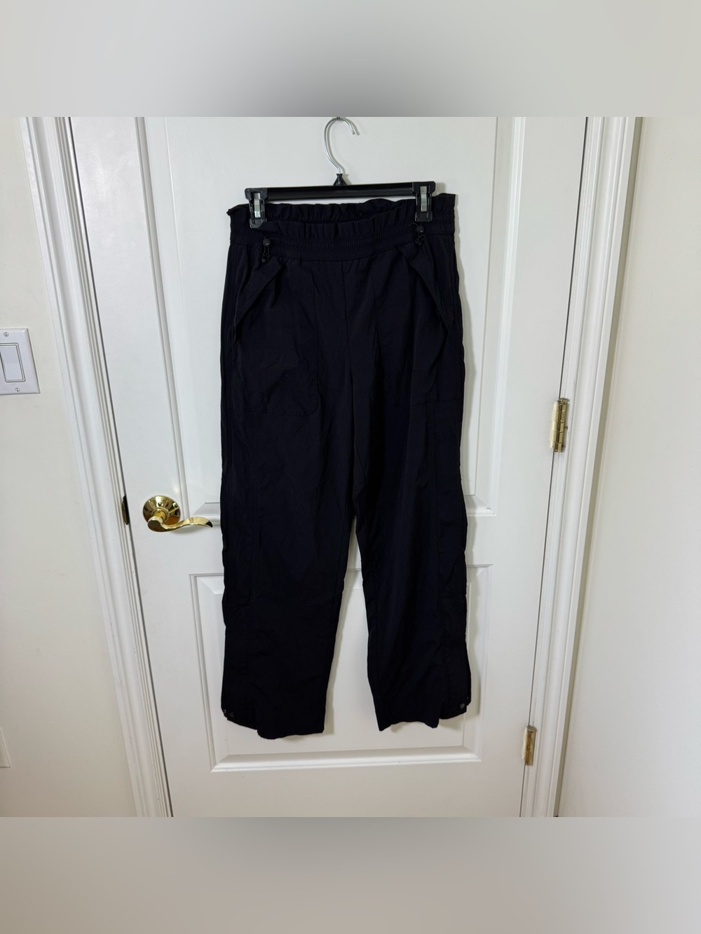 Athleta Trekkie High Rise Parachute Pant 6 - Picture 4 of 10